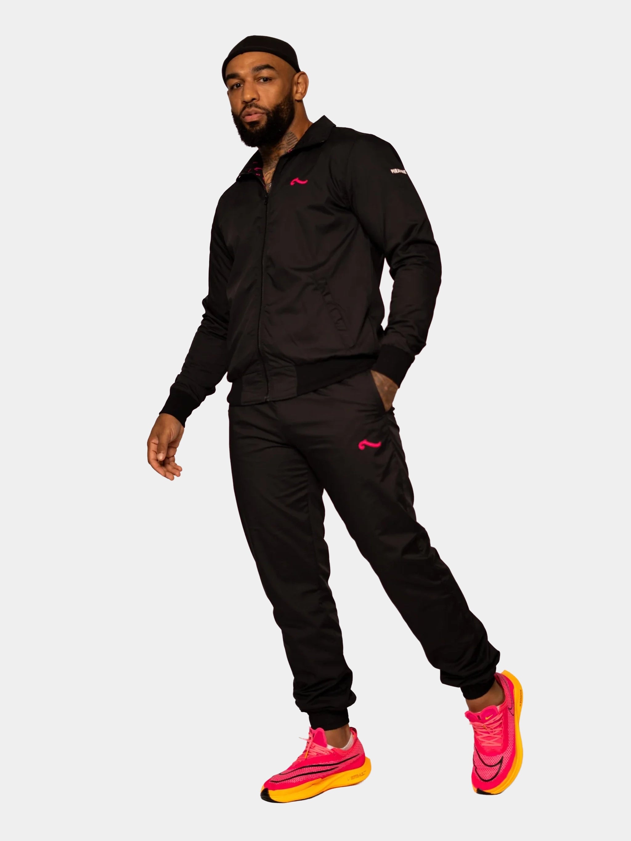 Survêtement LPR x YK La Piraterie – veste zippée et pantalon noir chiné, broderies ton sur ton et doublure all over, style urbain premium